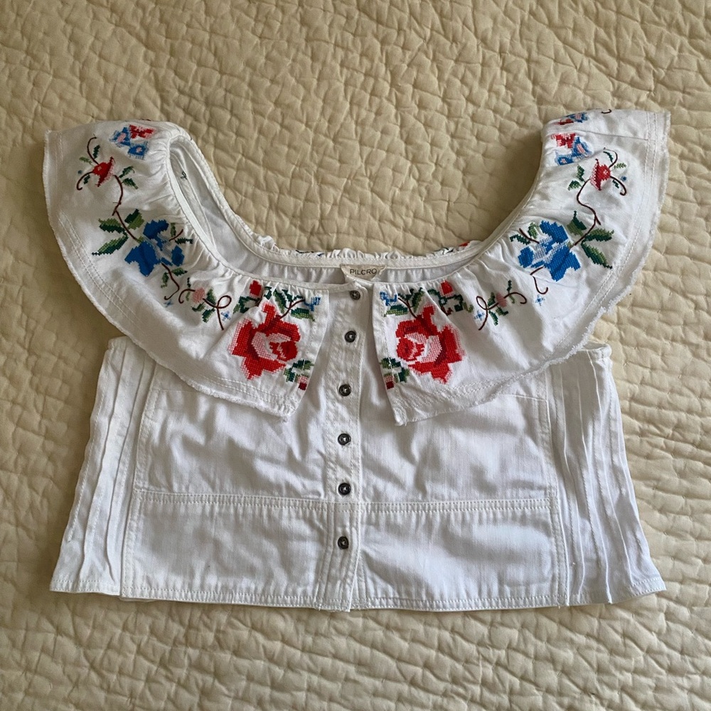 Anthropologie pilcro embroidered top